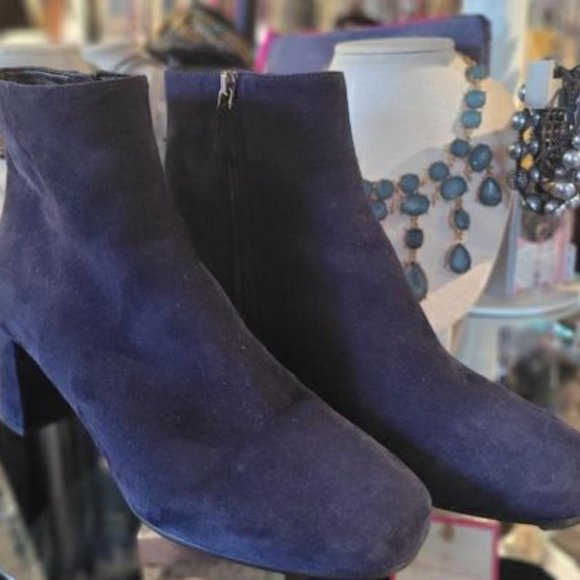 PRADA SZ 38.5 ANKLE BOOTS - Picture 2 of 11